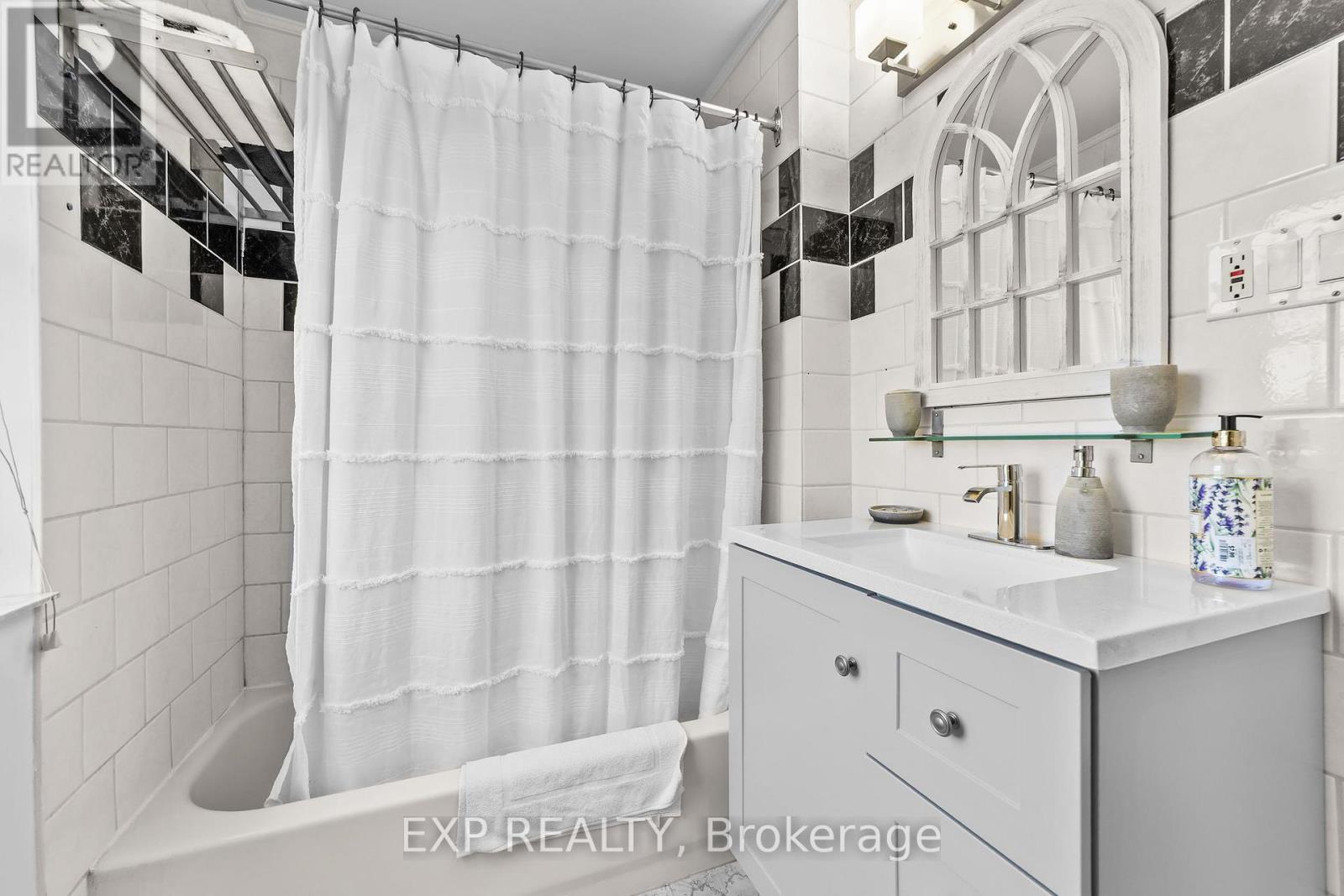 137 Fried Street, Bluewater, Ontario  N0M 1N0 - Photo 20 - X12457101