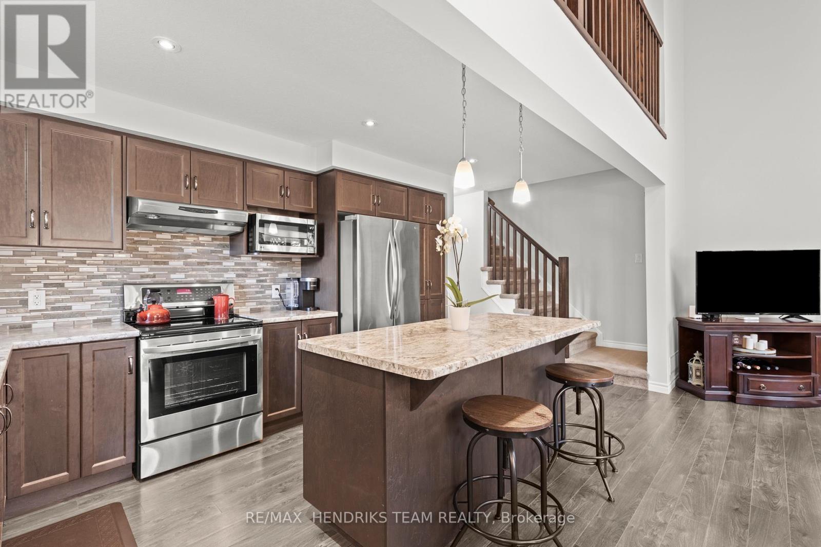 64 Abbott Place, Pelham, Ontario  L0S 1E0 - Photo 10 - X12447662