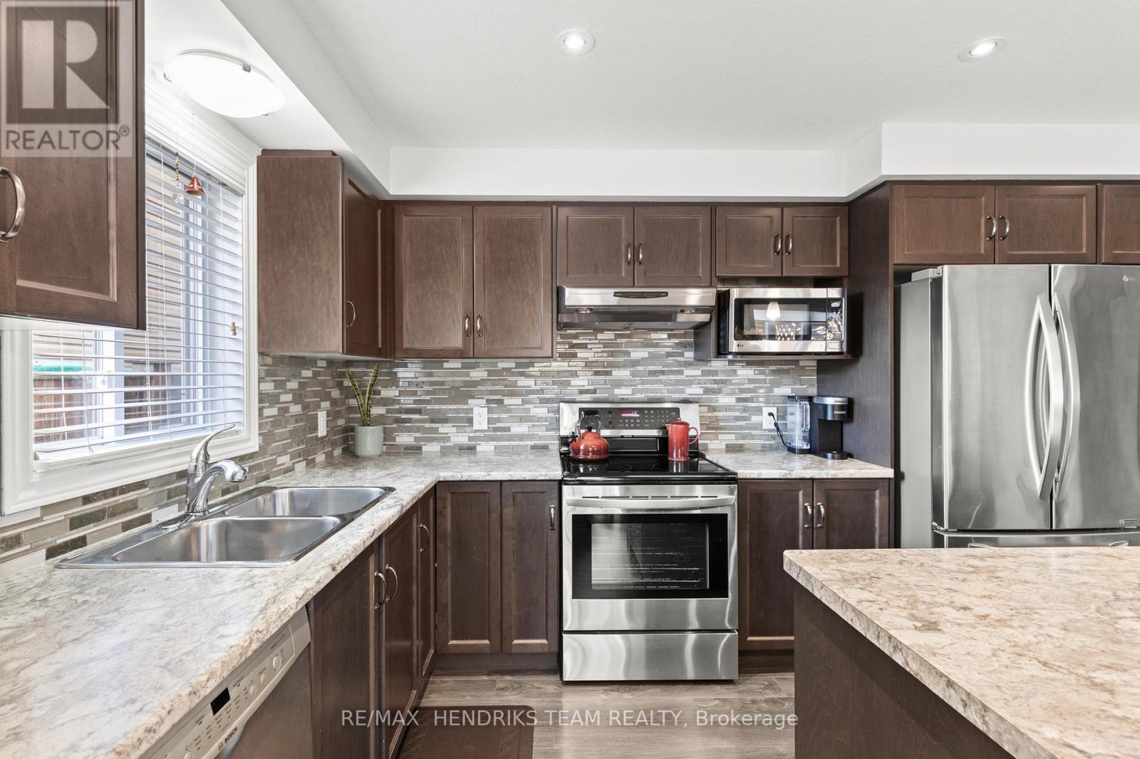 64 Abbott Place, Pelham, Ontario  L0S 1E0 - Photo 11 - X12447662