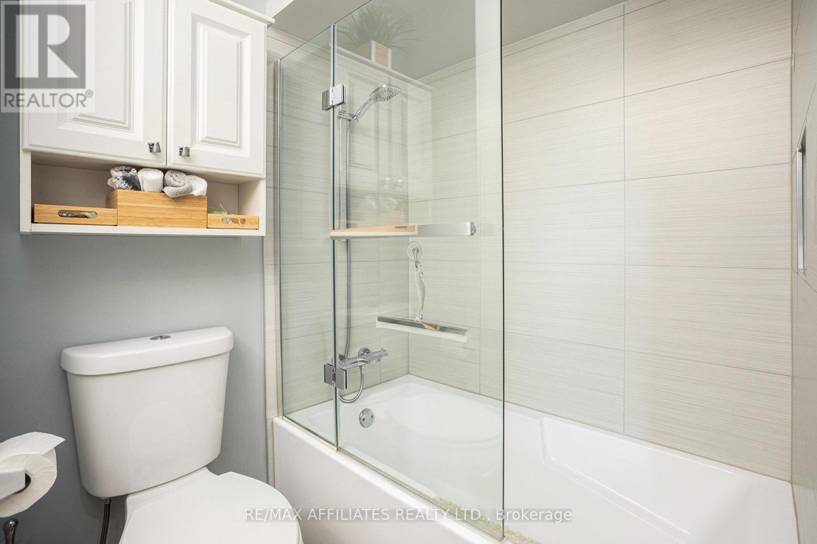 207 - 270 Brittany Drive, Ottawa, Ontario  K1K 0R8 - Photo 16 - X12457082