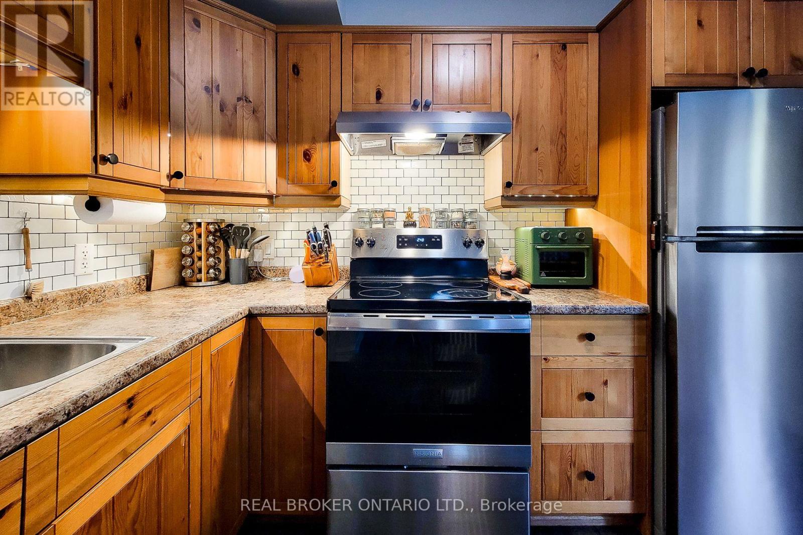 115 Barclay Street, Hamilton, Ontario  L8S 1P6 - Photo 17 - X12456943