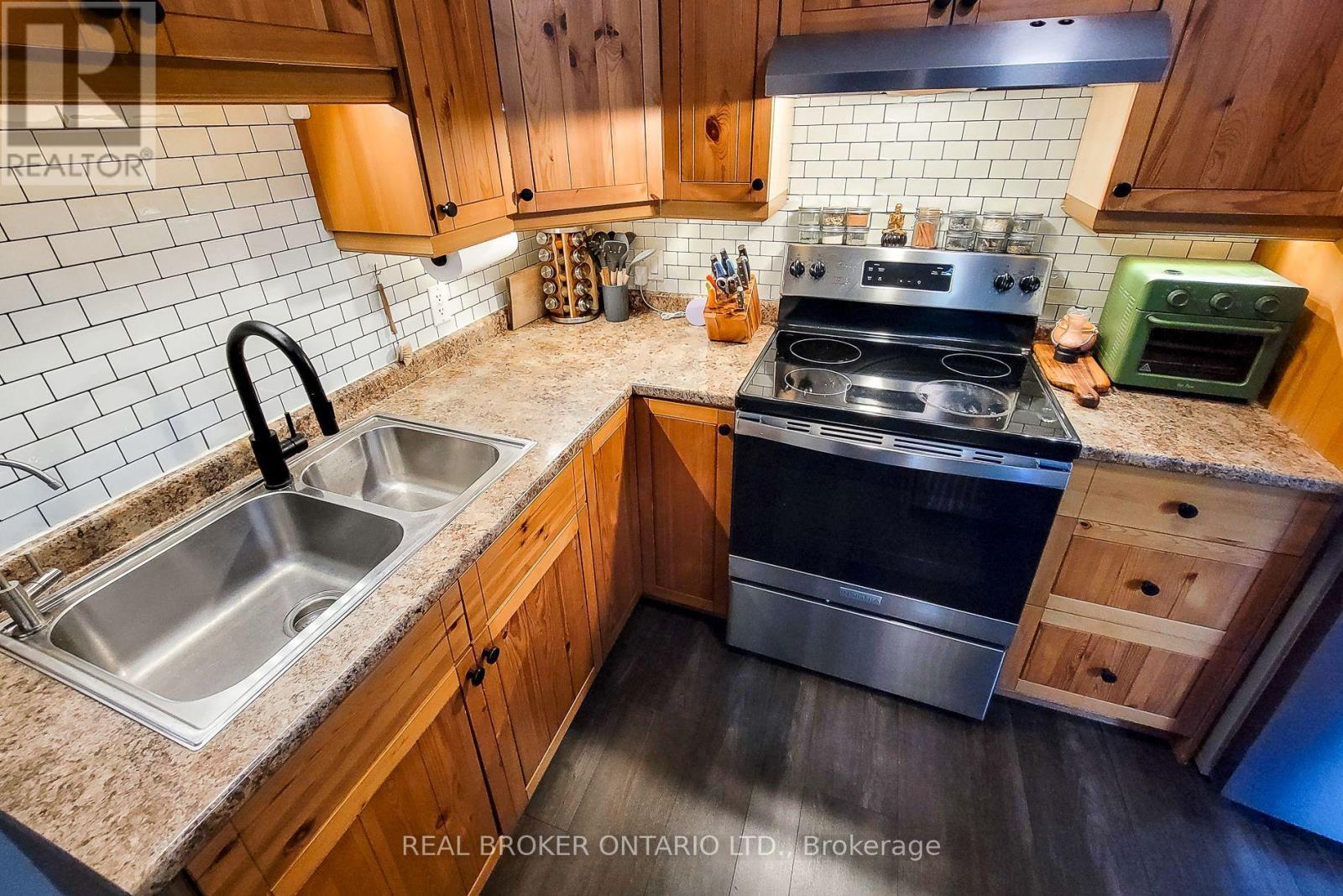 115 Barclay Street, Hamilton, Ontario  L8S 1P6 - Photo 19 - X12456943