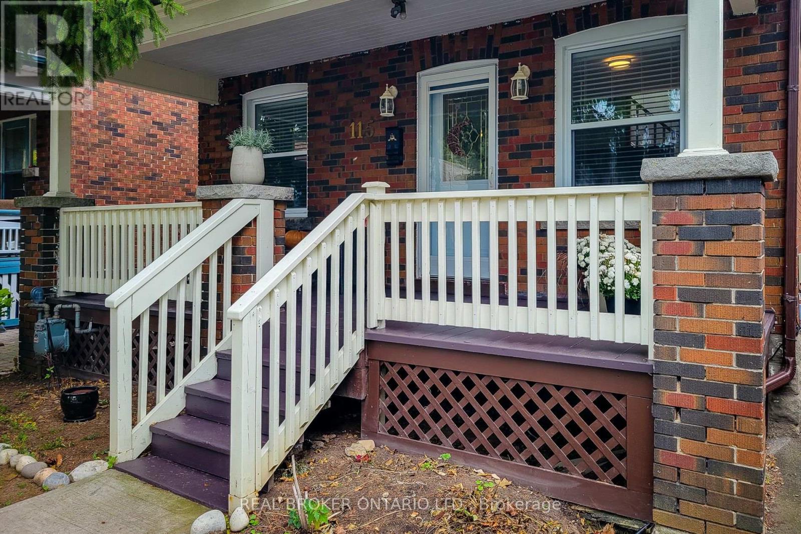 115 Barclay Street, Hamilton, Ontario  L8S 1P6 - Photo 4 - X12456943