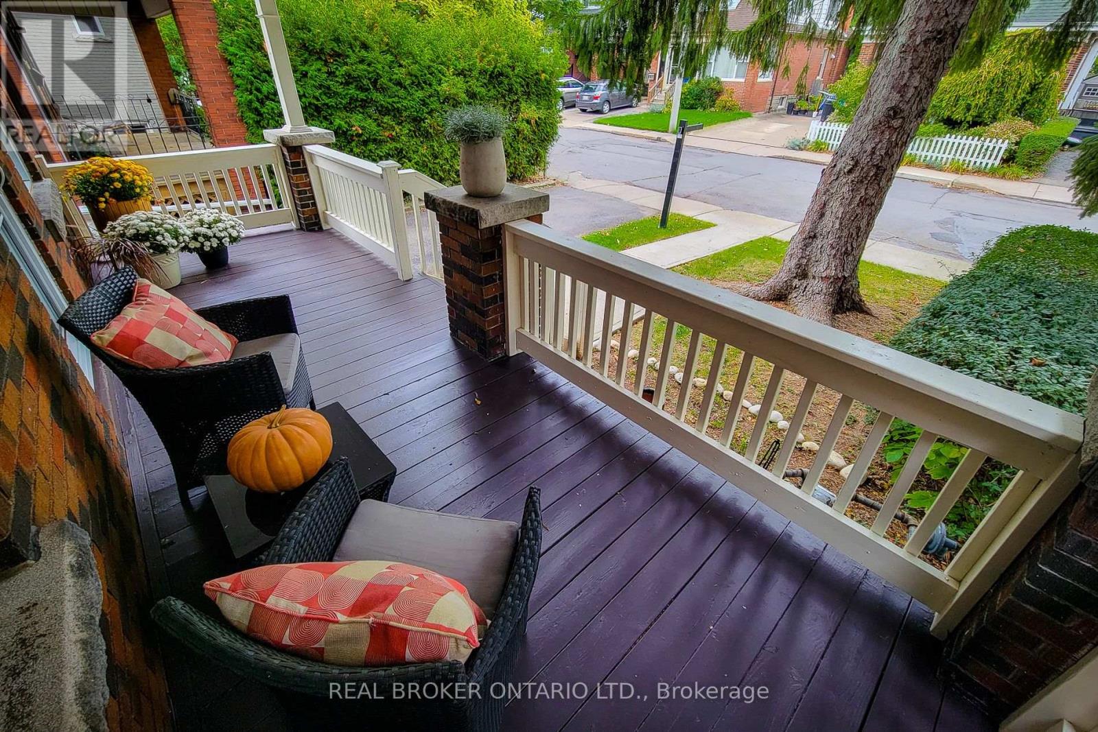 115 Barclay Street, Hamilton, Ontario  L8S 1P6 - Photo 5 - X12456943