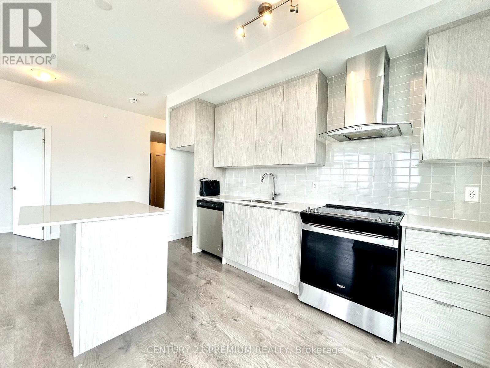 1702 - 55 Duke Street, Kitchener, Ontario  N2G 1A6 - Photo 5 - X12456954