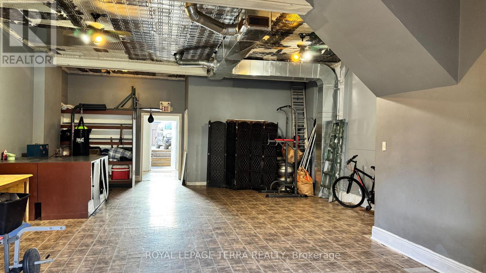 772 Barton Street E, Hamilton, Ontario  L8L 3B1 - Photo 6 - X12456956