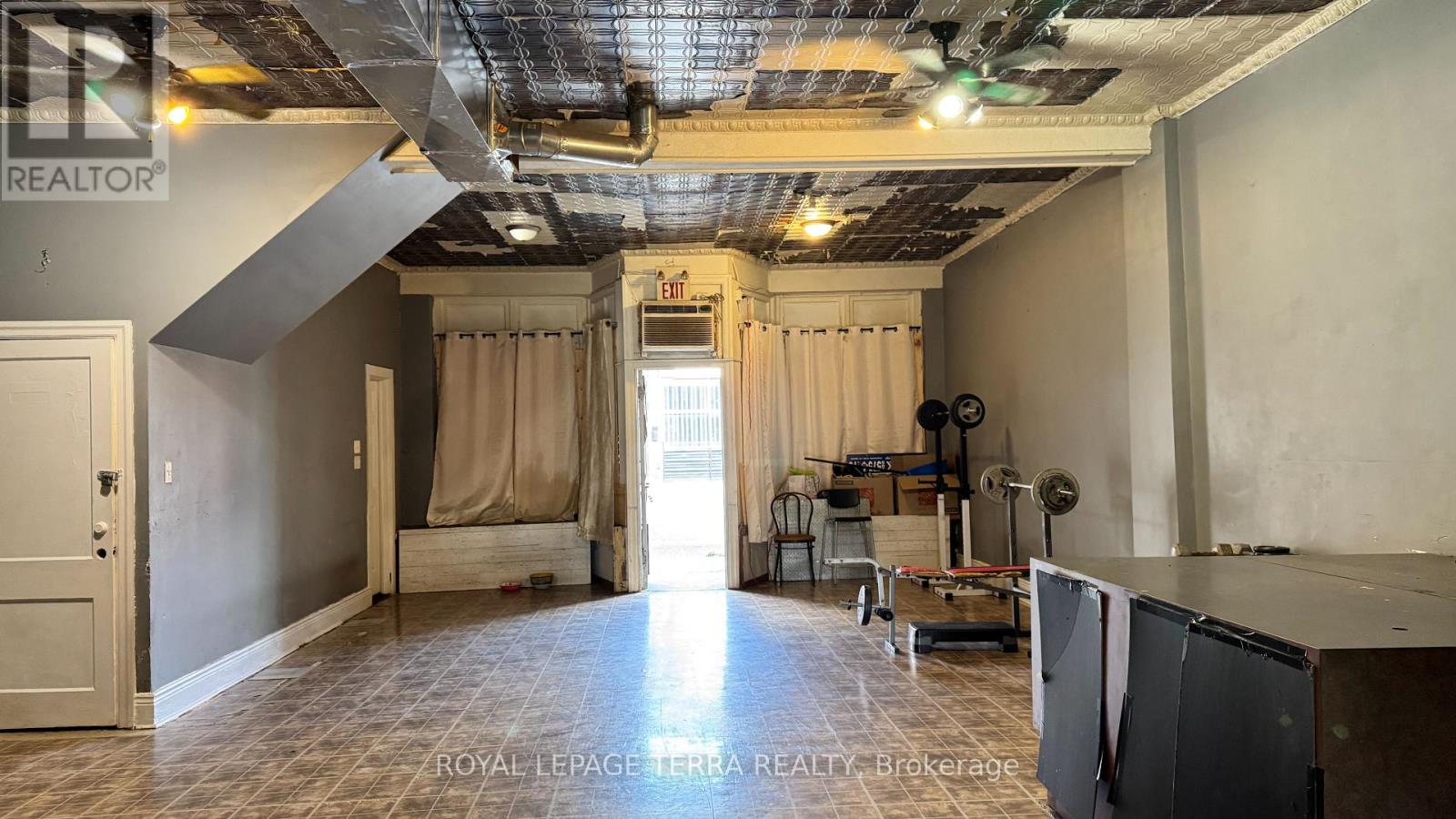 772 Barton Street E, Hamilton, Ontario  L8L 3B1 - Photo 8 - X12456956