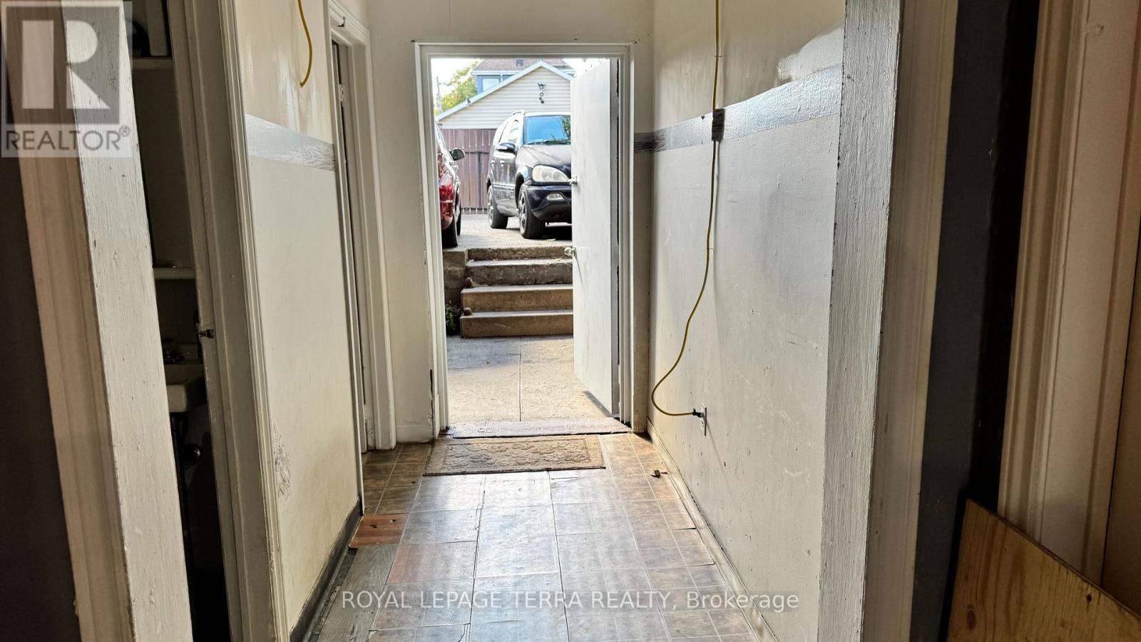 772 Barton Street E, Hamilton, Ontario  L8L 3B1 - Photo 9 - X12456956