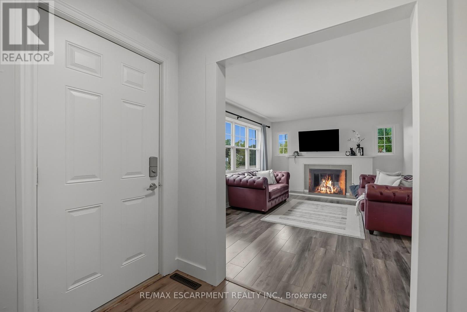 246 Green Road, Hamilton, Ontario  L8E 2A5 - Photo 4 - X12456963