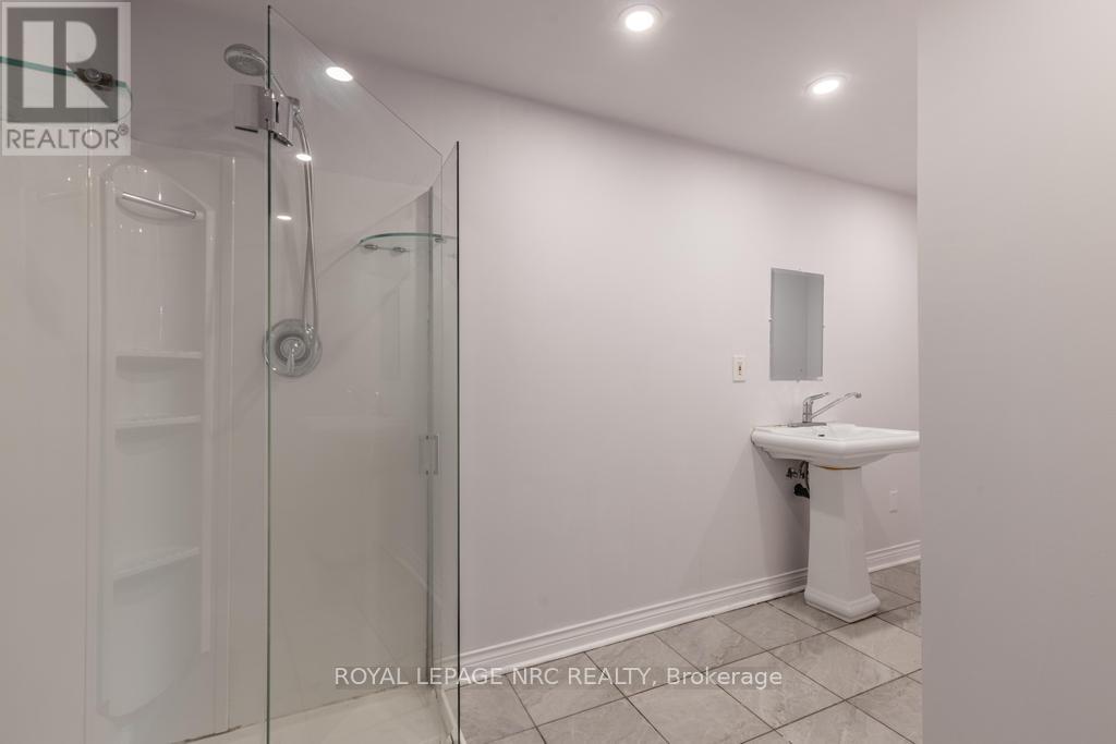 37 Woodland Drive, Welland, Ontario  L3C 7C9 - Photo 21 - X12456973