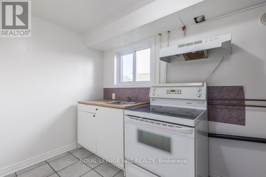 37 Woodland Drive, Welland, Ontario  L3C 7C9 - Photo 22 - X12456973