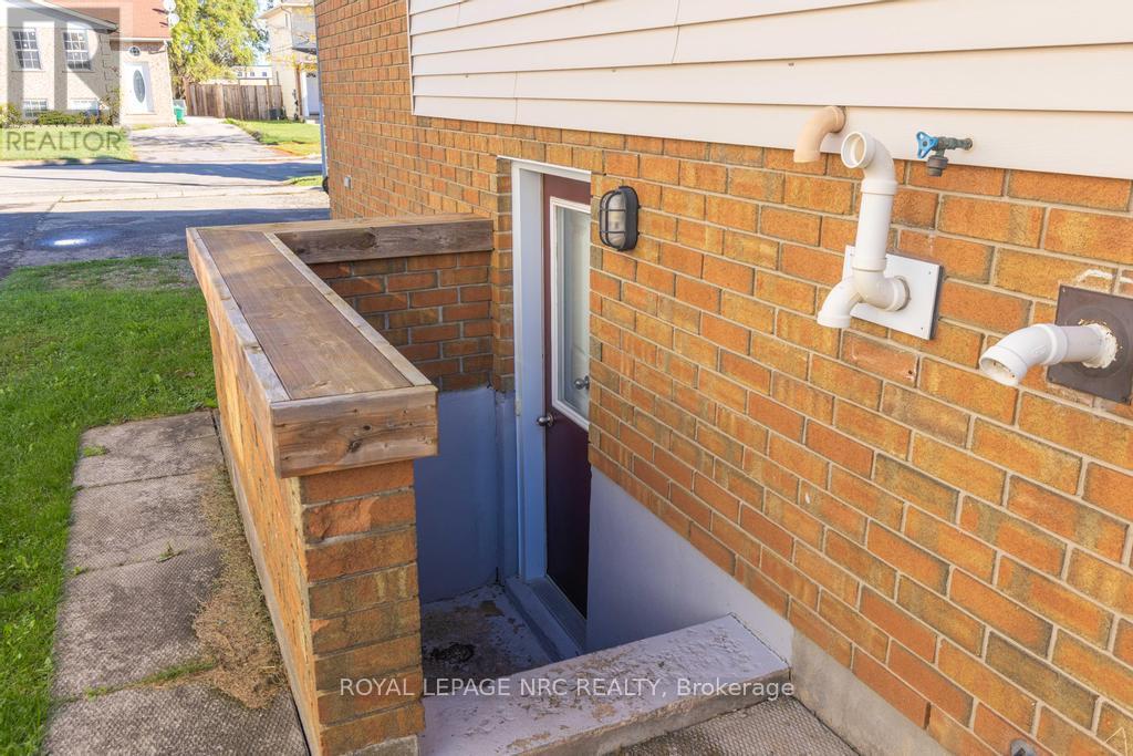 37 Woodland Drive, Welland, Ontario  L3C 7C9 - Photo 27 - X12456973