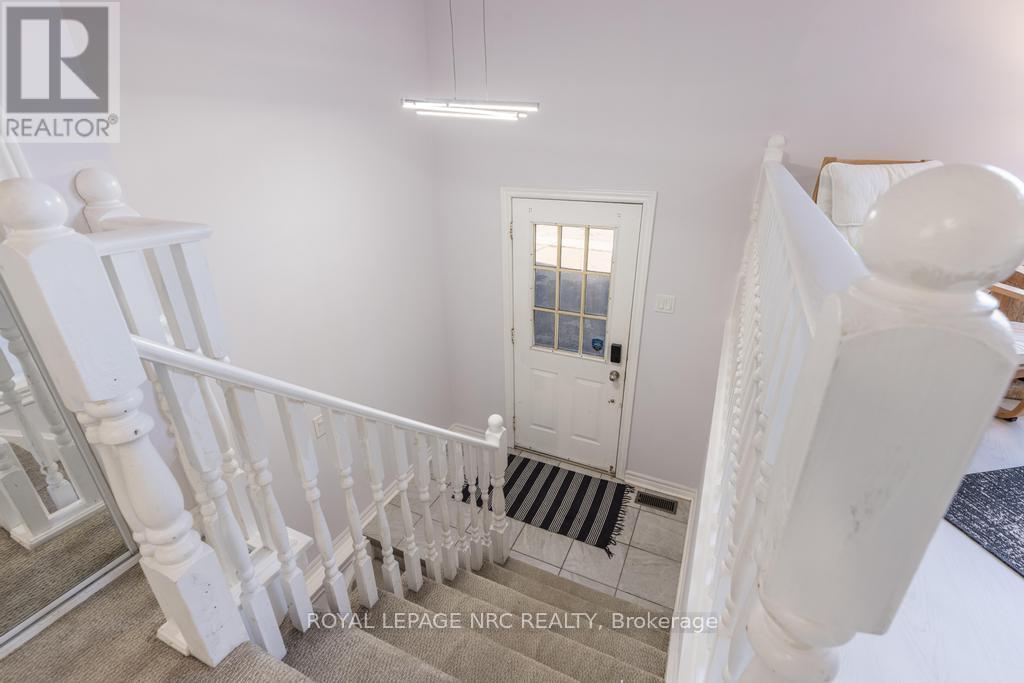37 Woodland Drive, Welland, Ontario  L3C 7C9 - Photo 4 - X12456973