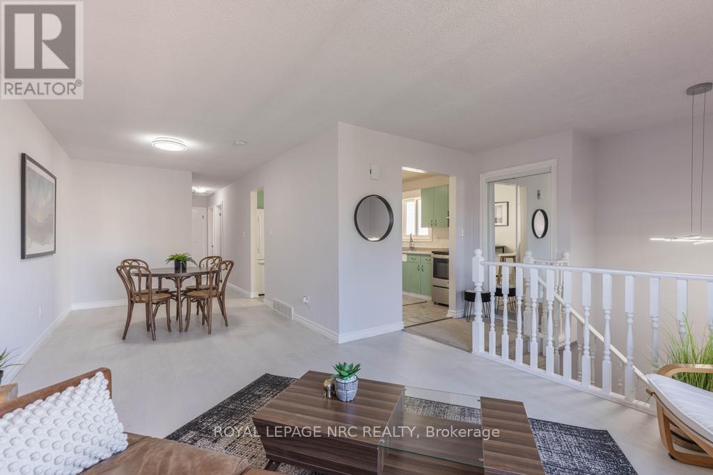 37 Woodland Drive, Welland, Ontario  L3C 7C9 - Photo 9 - X12456973