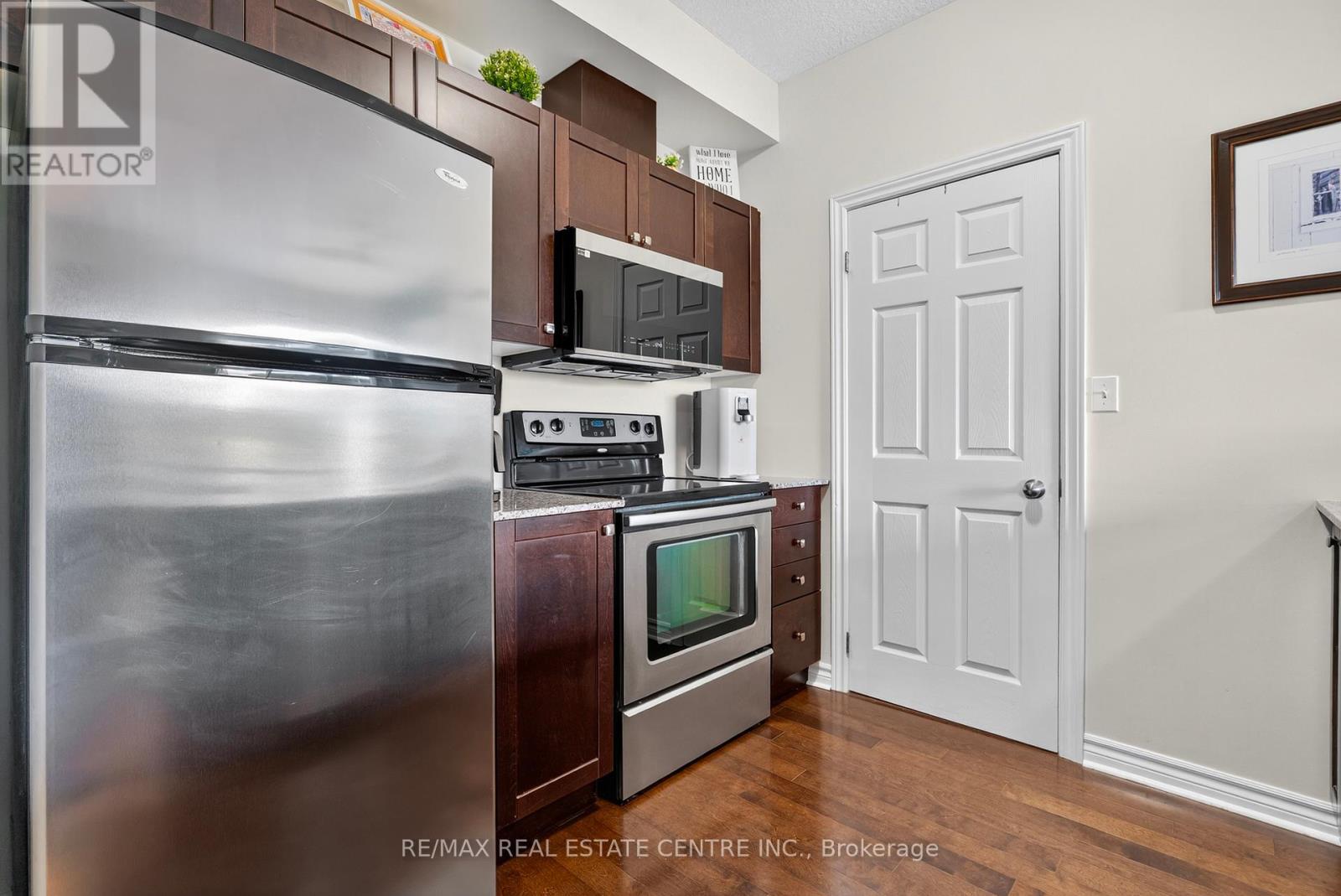 601 - 170 Water Street N, Cambridge, Ontario  N1R 3B6 - Photo 6 - X12457004