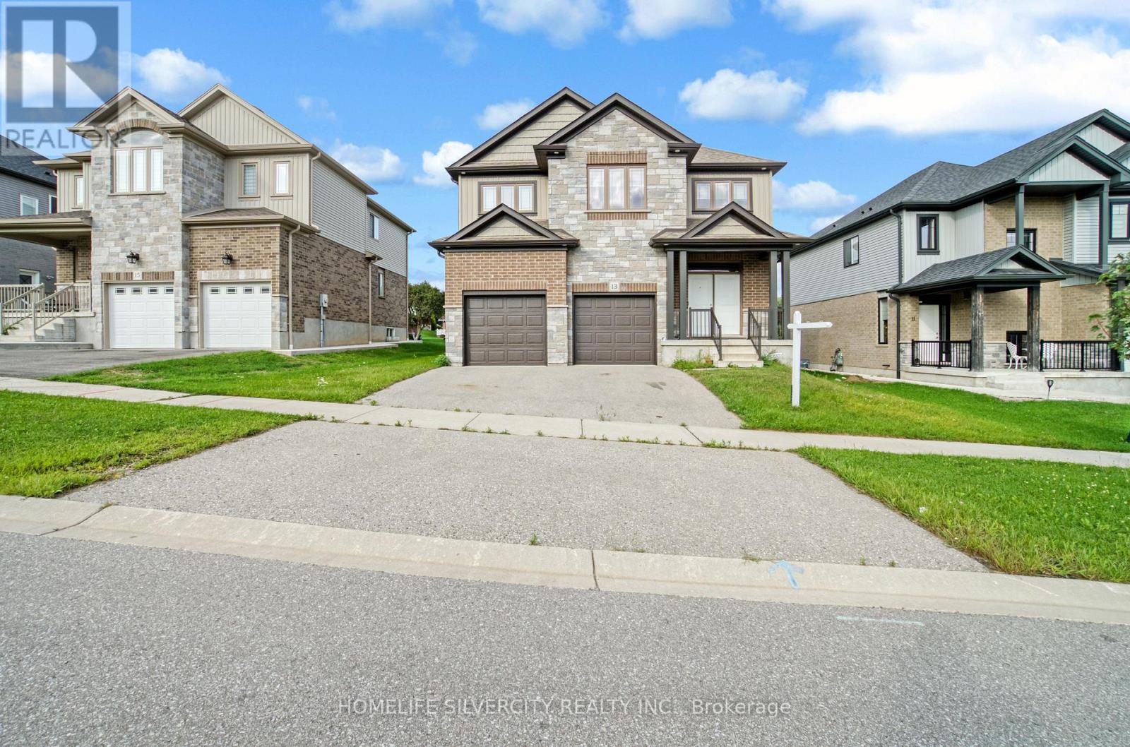 13 Hartfield Street, Ingersoll, Ontario  N5C 0C5 - Photo 2 - X12457010