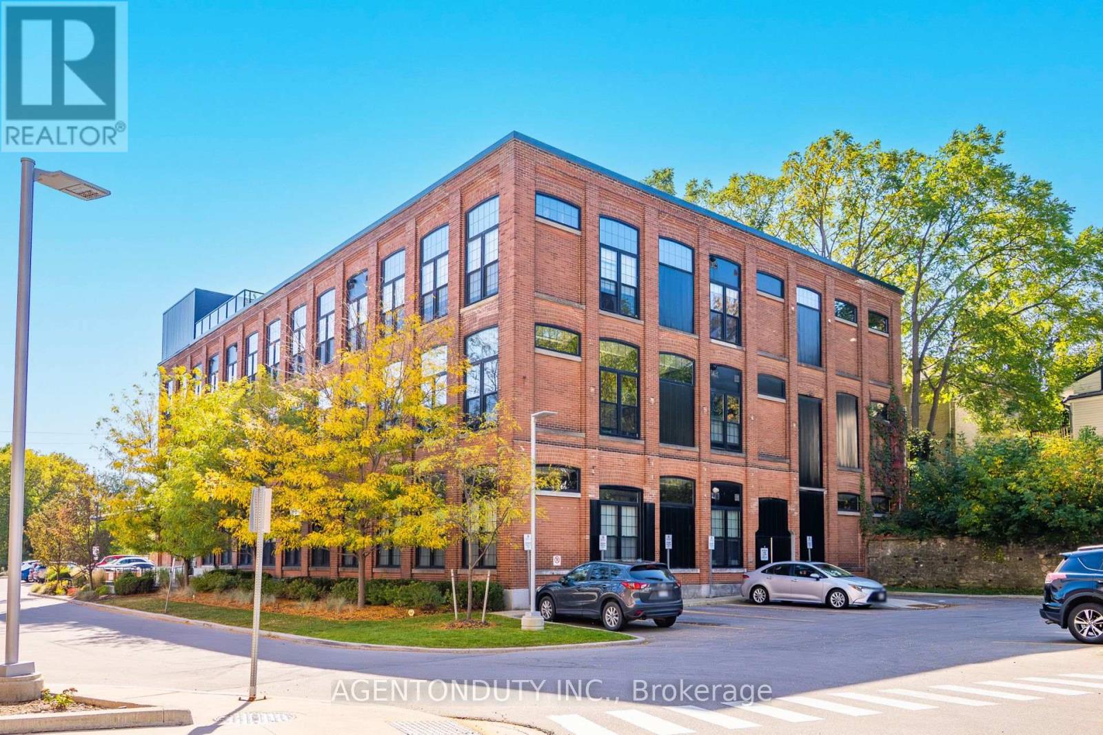 101 - 24 Cedar Street, Cambridge, Ontario  N1S 0B2 - Photo 4 - X12457029