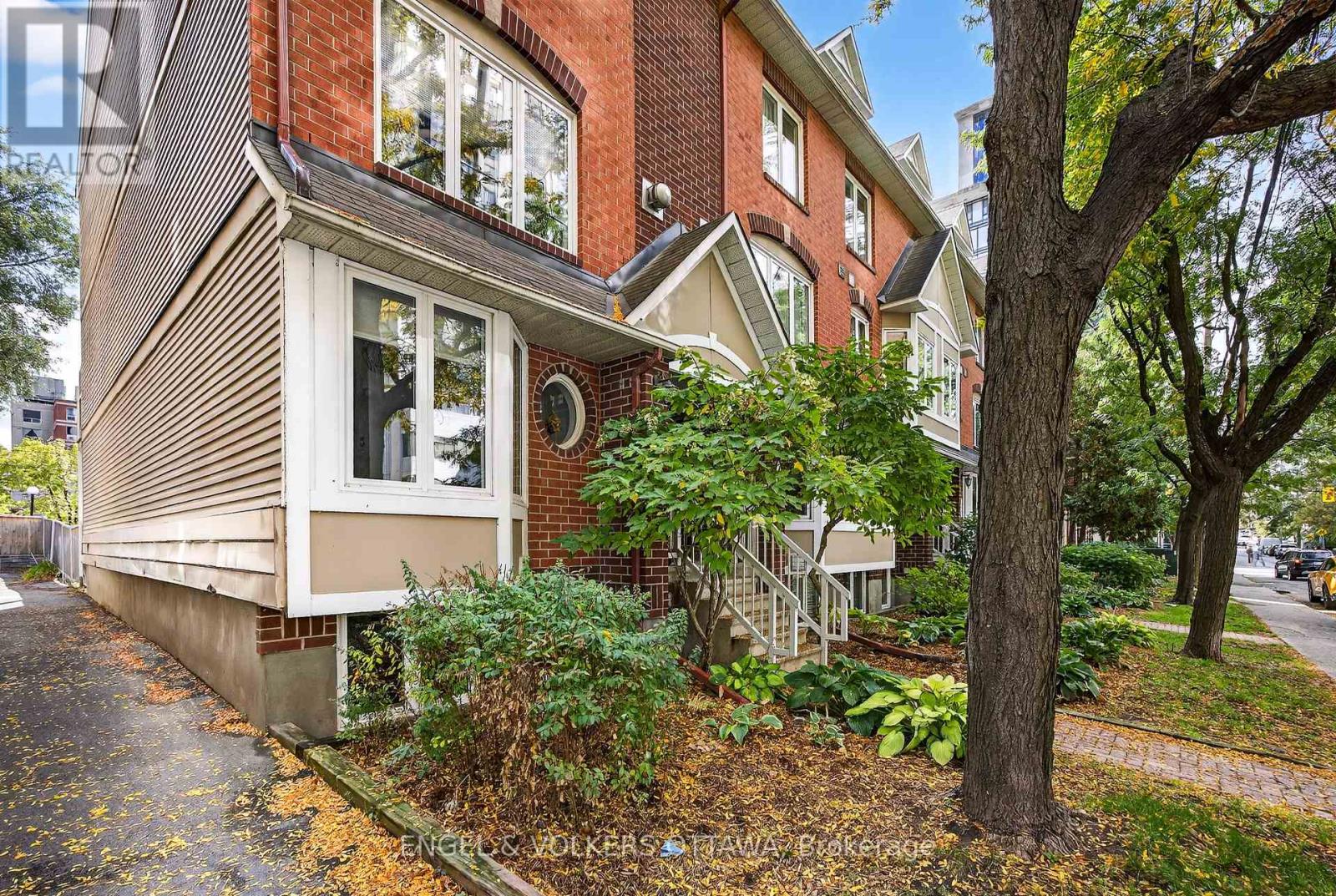 294 - 294 Gloucester Street, Ottawa, Ontario  K1R 5E4 - Photo 2 - X12456382