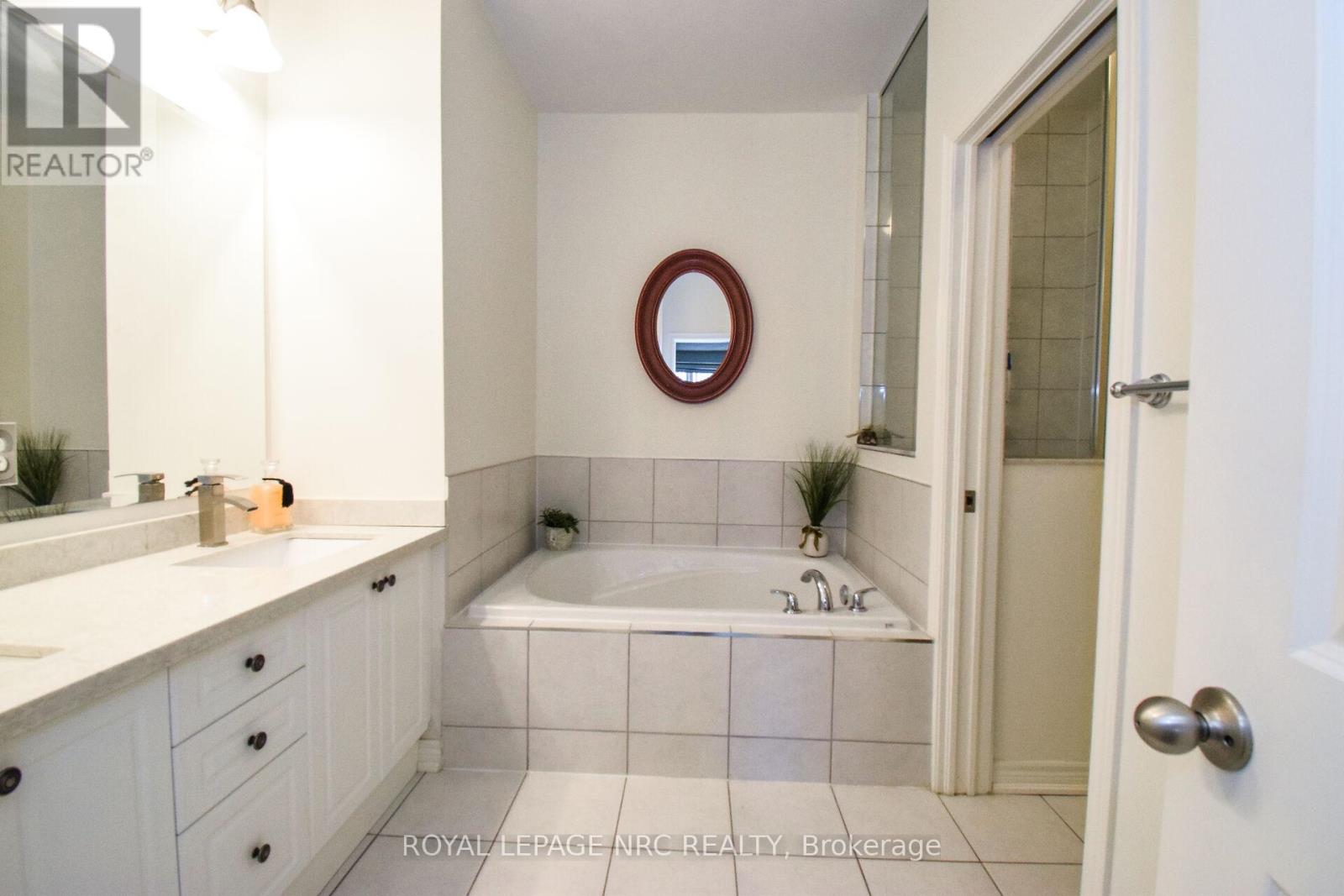 4343 Chemonda Street, Niagara Falls, Ontario  L2G 0E0 - Photo 23 - X12457102