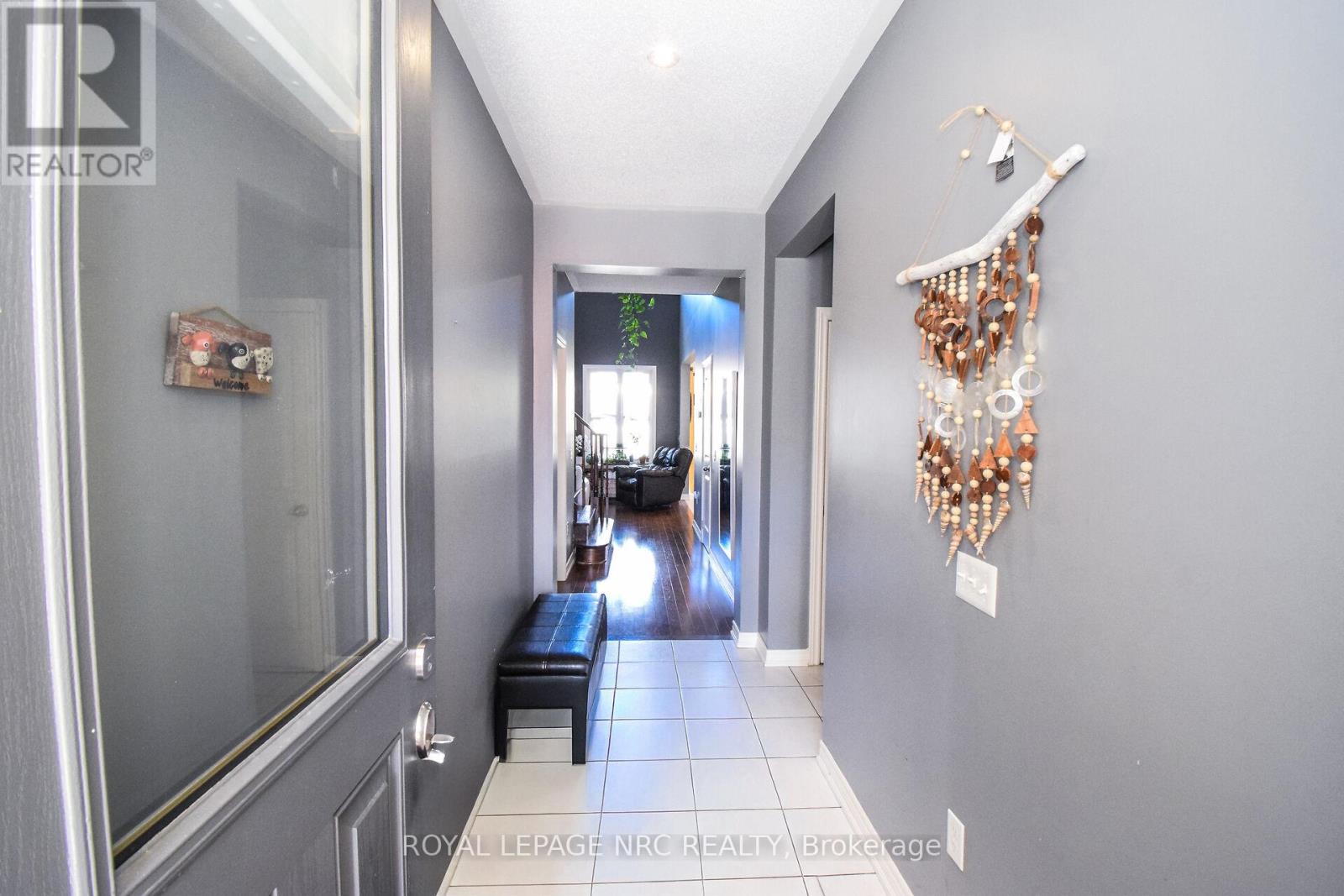 4343 Chemonda Street, Niagara Falls, Ontario  L2G 0E0 - Photo 5 - X12457102