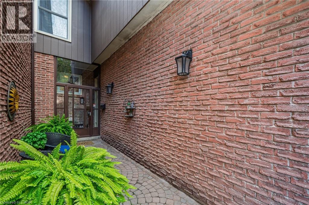 2301 Cavendish Drive Unit# 86, Burlington, Ontario  L7P 3M3 - Photo 5 - 40778329