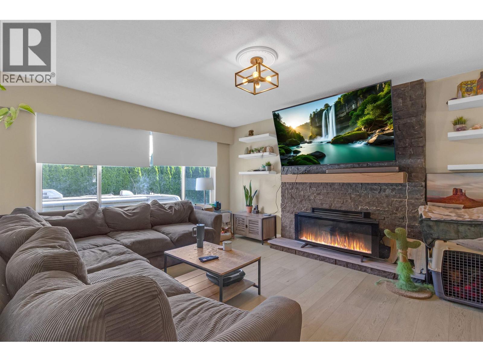 12209 221 Street, Maple Ridge, British Columbia  V2X 5T4 - Photo 4 - R3056950