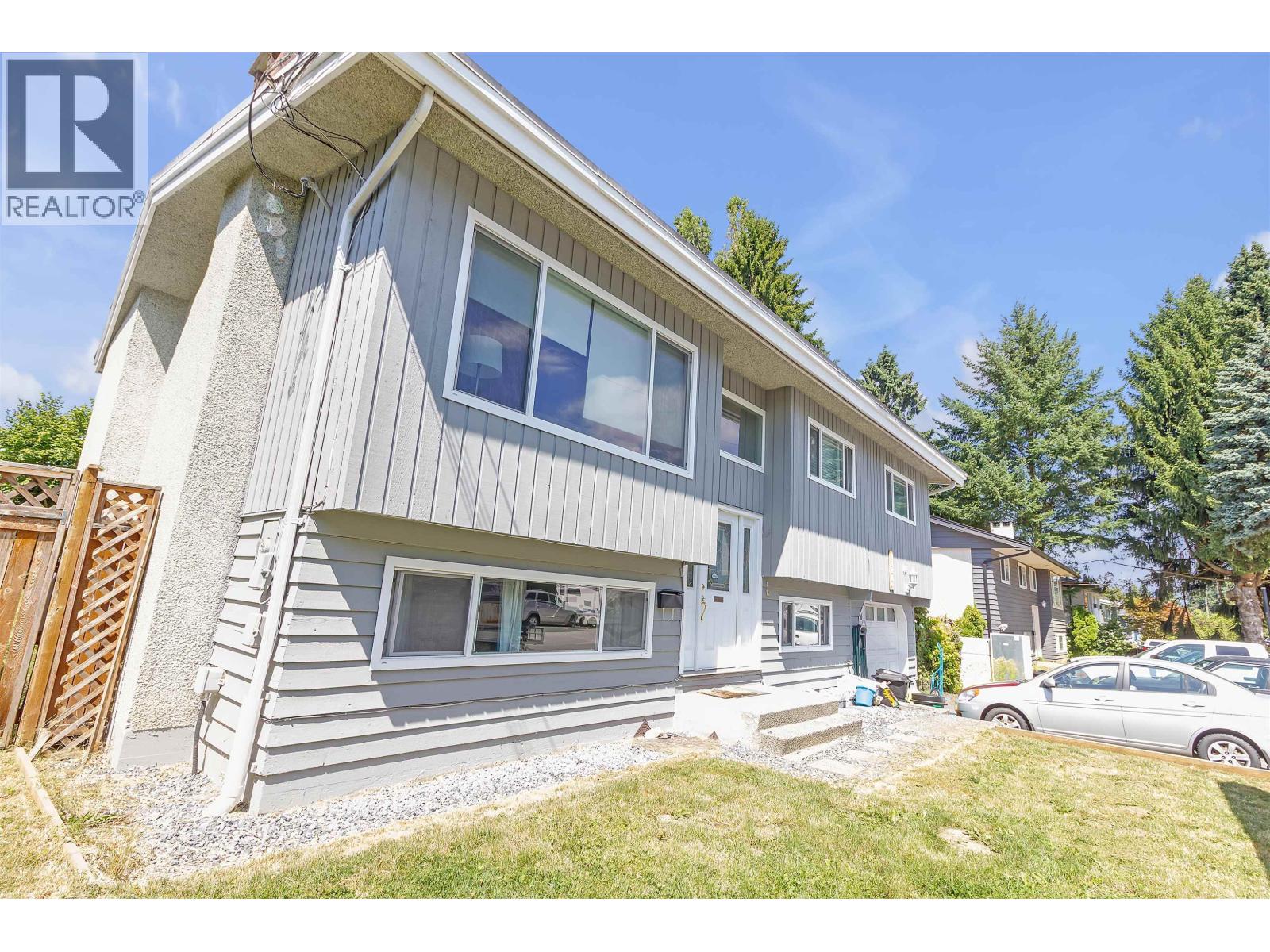 12209 221 Street, Maple Ridge, British Columbia  V2X 5T4 - Photo 2 - R3056950