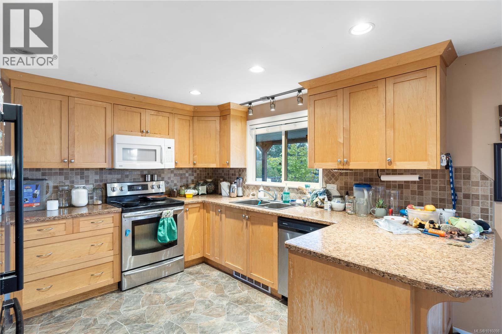 1500 Grafton Ave, Errington, British Columbia  V0R 1V0 - Photo 18 - 1016098