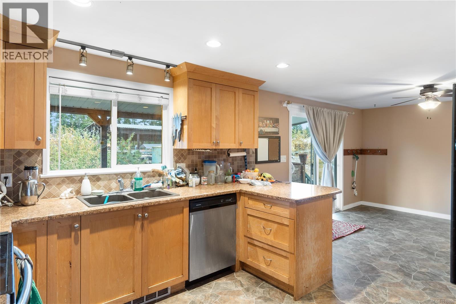 1500 Grafton Ave, Errington, British Columbia  V0R 1V0 - Photo 19 - 1016098
