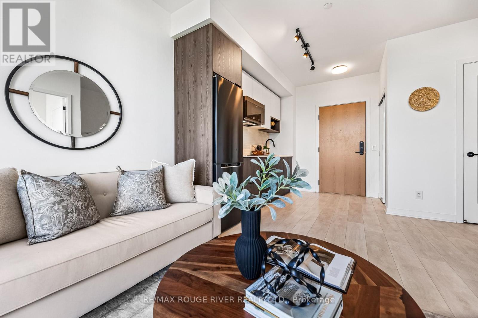 402 - 5 Defries Street, Toronto, Ontario  M5A 0W7 - Photo 14 - C12457120