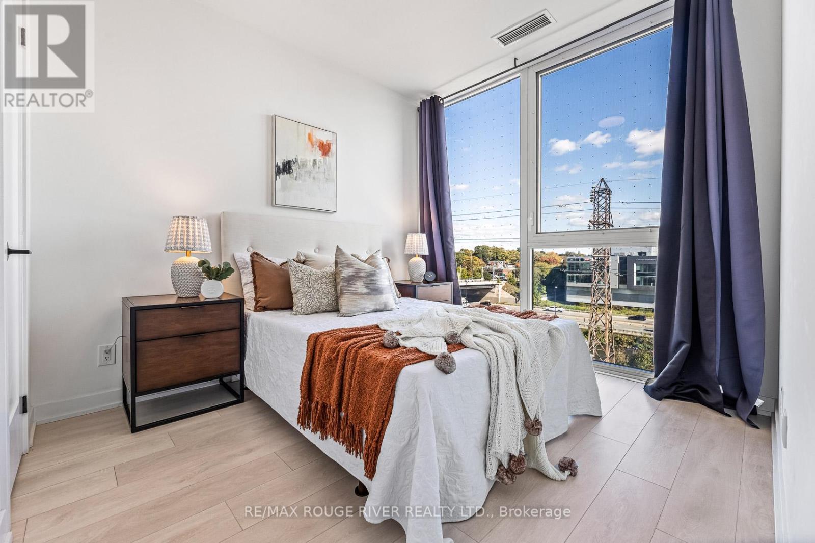 402 - 5 Defries Street, Toronto, Ontario  M5A 0W7 - Photo 15 - C12457120