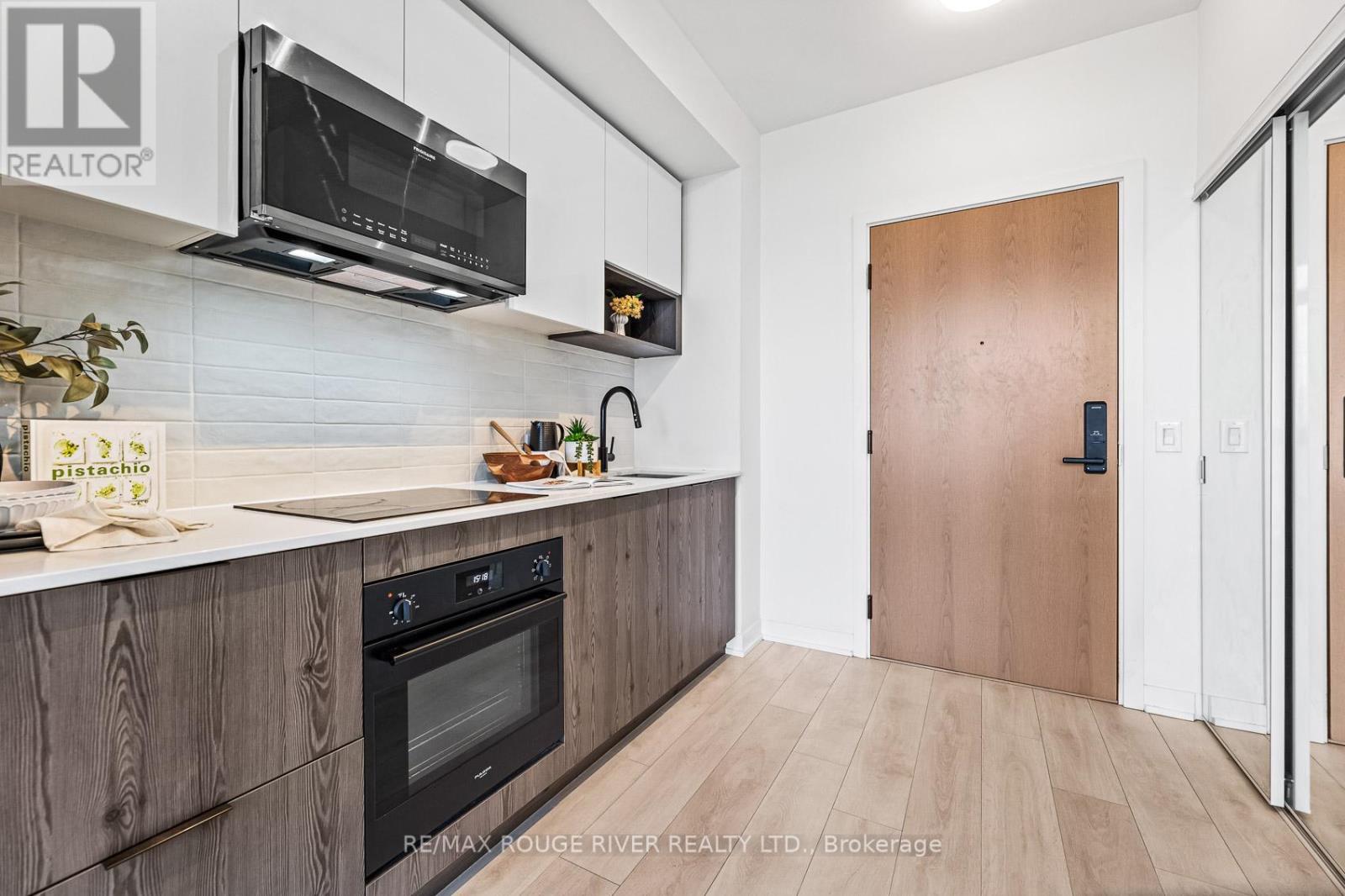 402 - 5 Defries Street, Toronto, Ontario  M5A 0W7 - Photo 6 - C12457120