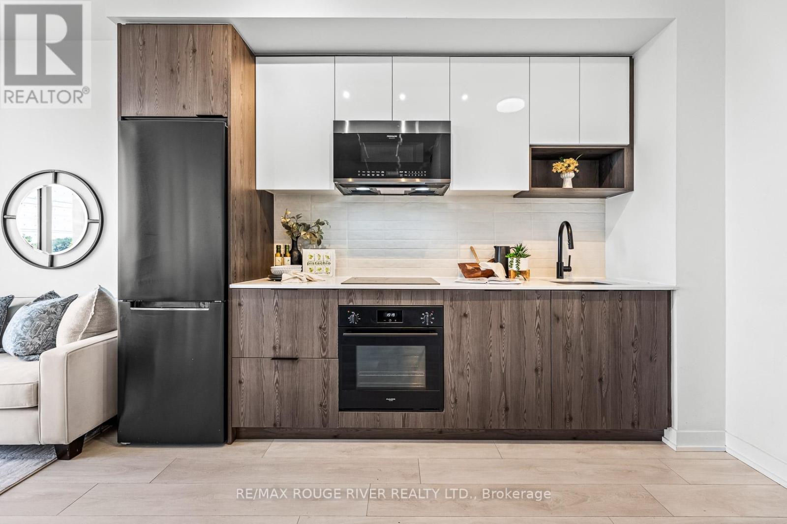 402 - 5 Defries Street, Toronto, Ontario  M5A 0W7 - Photo 7 - C12457120