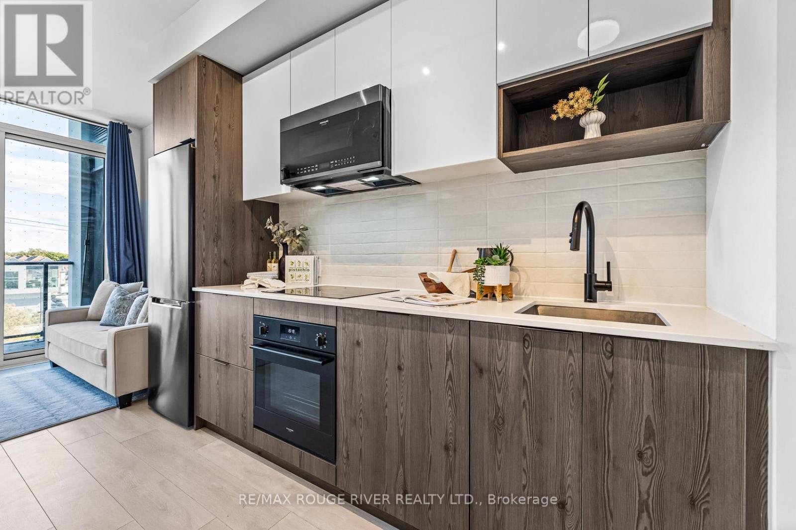 402 - 5 Defries Street, Toronto, Ontario  M5A 0W7 - Photo 8 - C12457120