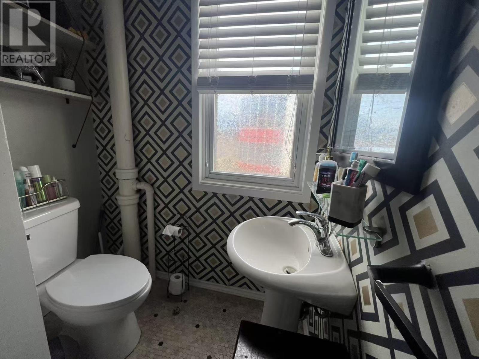 190 Weymouth Street, Charlottetown, Prince Edward Island  C1A 4Z3 - Photo 3 - 202525634
