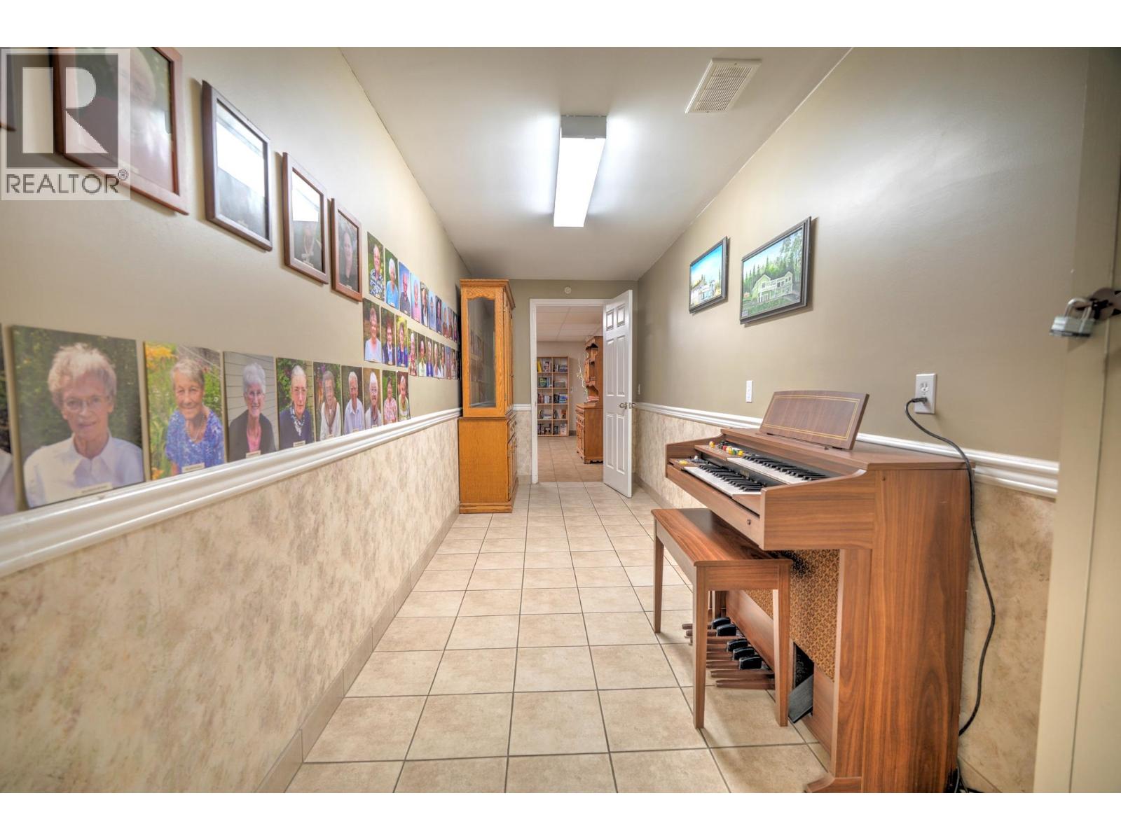 6373 Hillcrest Place, Prince George, British Columbia  V2N 5R1 - Photo 7 - C8072925