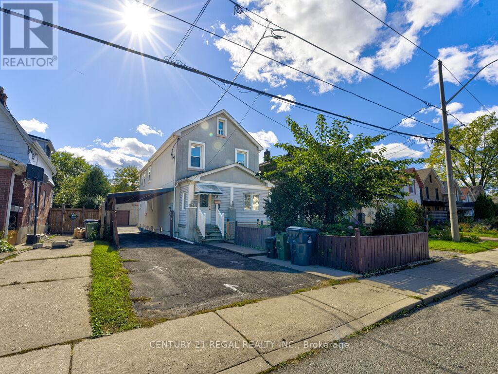 11 MIDBURN AVENUE, Toronto, Ontario