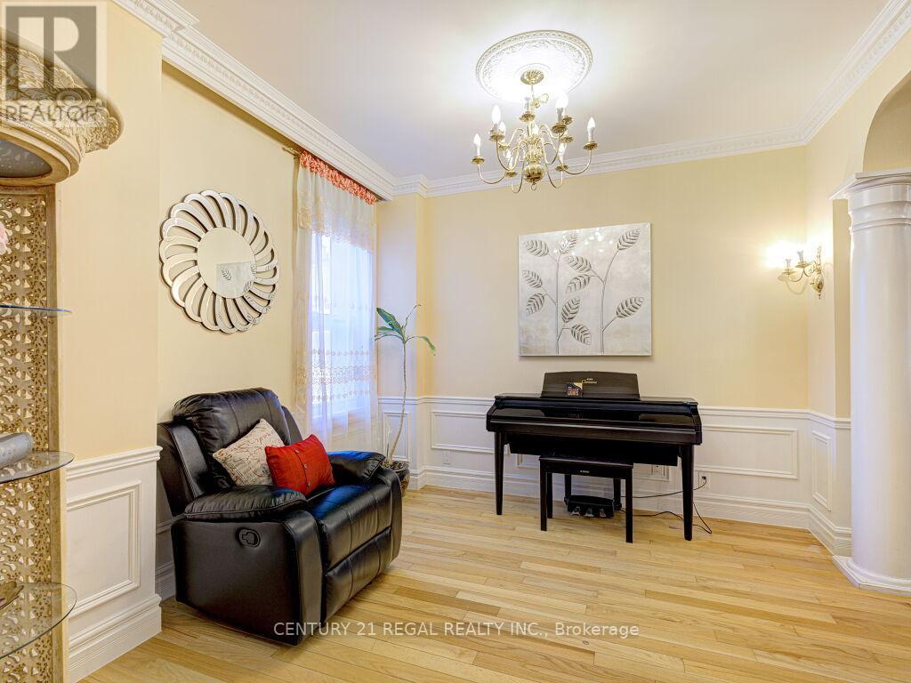 11 Midburn Avenue, Toronto (Crescent Town), Ontario  M4C 2C8 - Photo 11 - E12457114