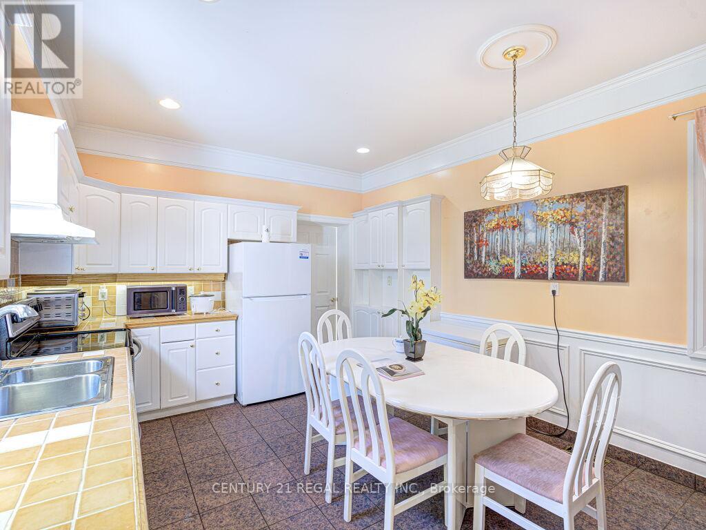 11 Midburn Avenue, Toronto (Crescent Town), Ontario  M4C 2C8 - Photo 12 - E12457114