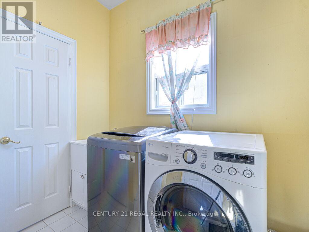 11 Midburn Avenue, Toronto (Crescent Town), Ontario  M4C 2C8 - Photo 14 - E12457114