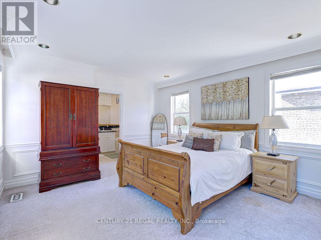 11 Midburn Avenue, Toronto (Crescent Town), Ontario  M4C 2C8 - Photo 17 - E12457114