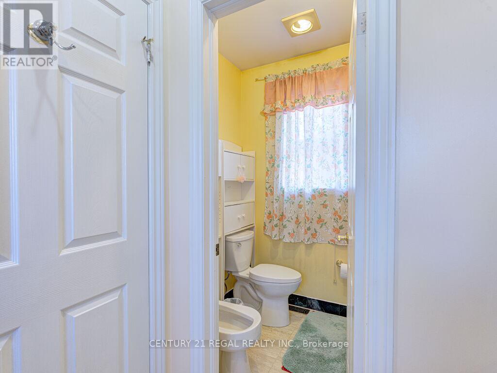 11 Midburn Avenue, Toronto (Crescent Town), Ontario  M4C 2C8 - Photo 21 - E12457114