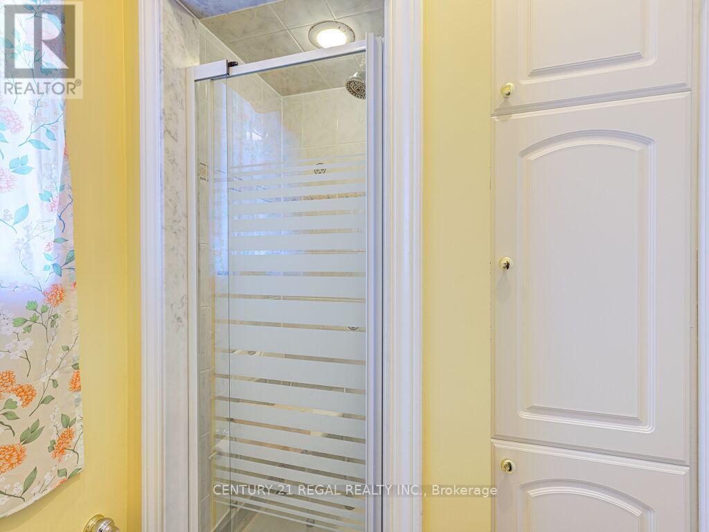 11 Midburn Avenue, Toronto (Crescent Town), Ontario  M4C 2C8 - Photo 22 - E12457114