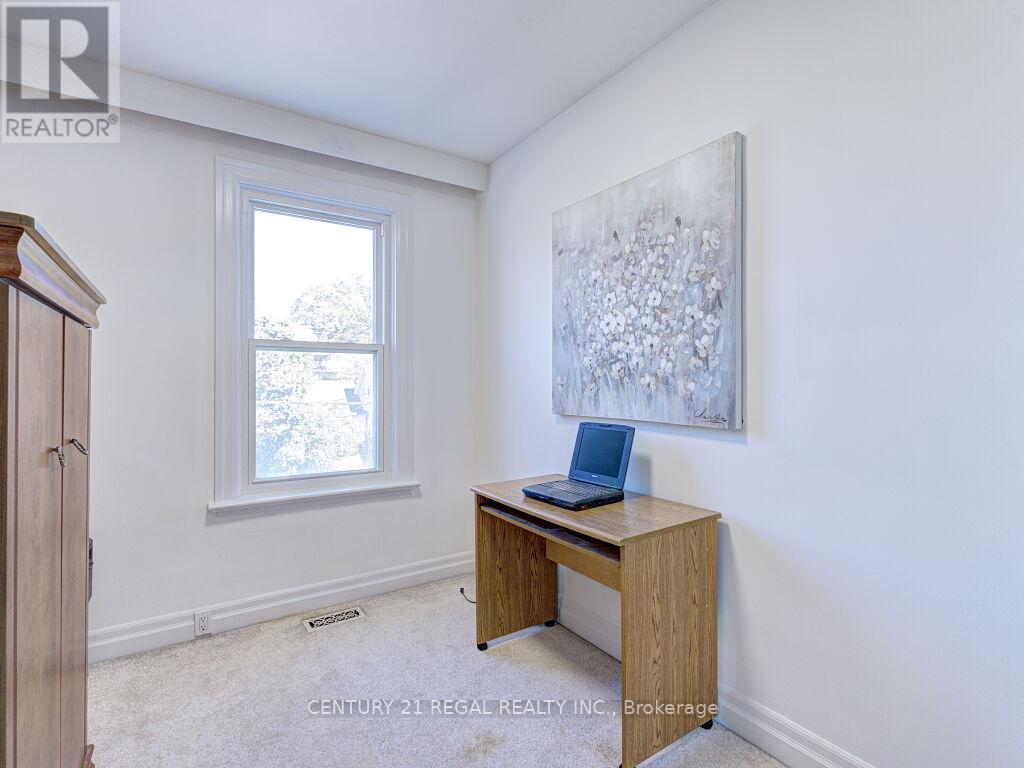 11 Midburn Avenue, Toronto (Crescent Town), Ontario  M4C 2C8 - Photo 25 - E12457114