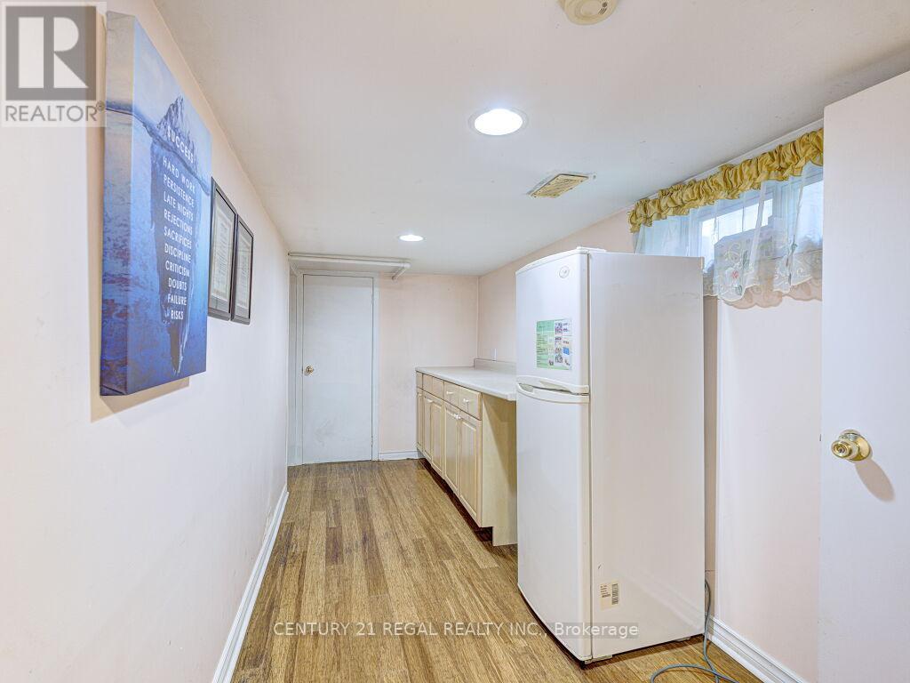 11 Midburn Avenue, Toronto (Crescent Town), Ontario  M4C 2C8 - Photo 26 - E12457114