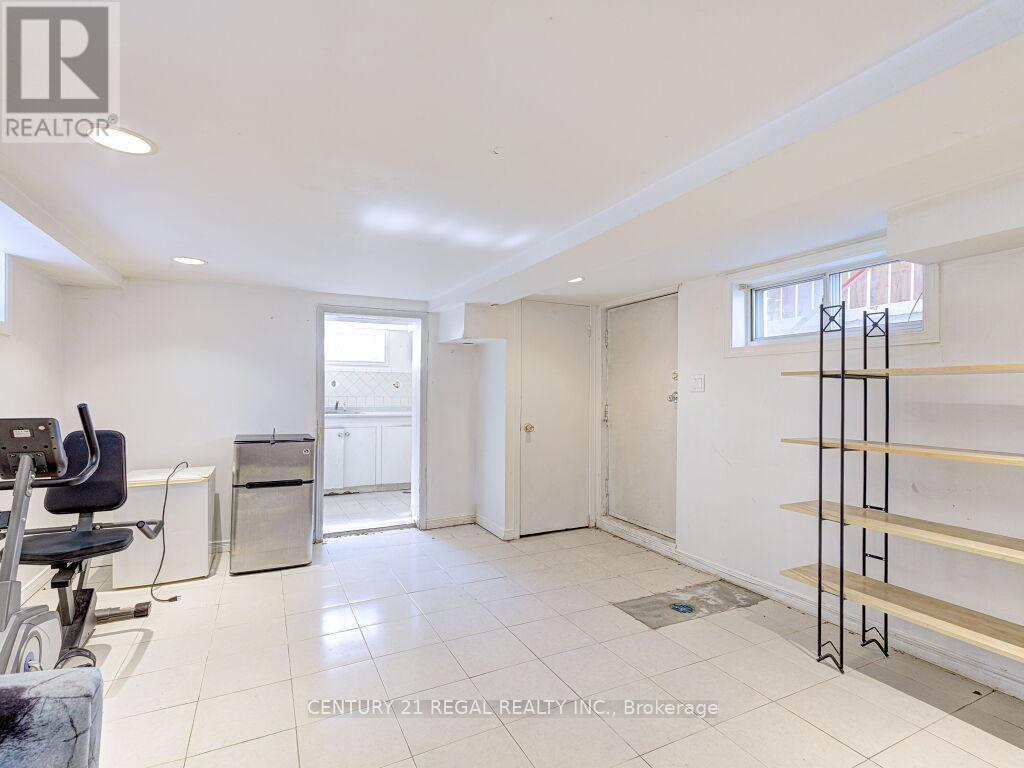 11 Midburn Avenue, Toronto (Crescent Town), Ontario  M4C 2C8 - Photo 27 - E12457114