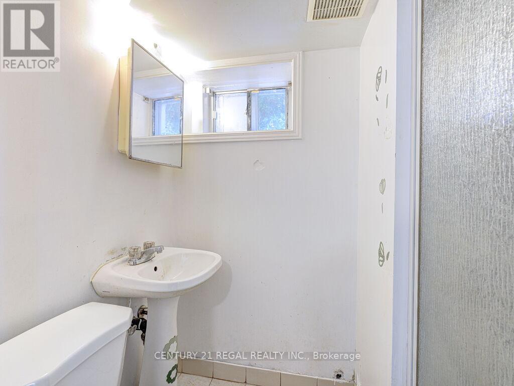11 Midburn Avenue, Toronto (Crescent Town), Ontario  M4C 2C8 - Photo 31 - E12457114