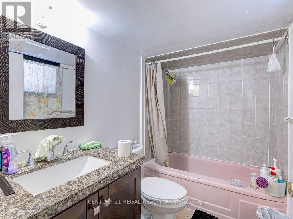 11 Midburn Avenue, Toronto (Crescent Town), Ontario  M4C 2C8 - Photo 32 - E12457114