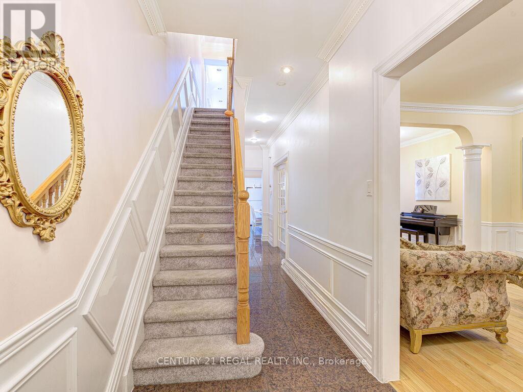 11 Midburn Avenue, Toronto (Crescent Town), Ontario  M4C 2C8 - Photo 5 - E12457114