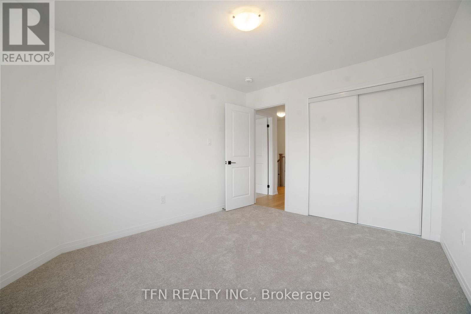 115 Velvet Way, Thorold, Ontario  L2V 0P1 - Photo 12 - X12456587